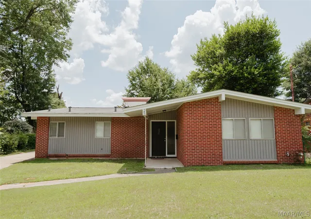 Photo 1 of Single family home for sale at 28 Eton Rd, Montgomery, AL 36109 | MLS# 587610 | Listing updated on 2026-09-04