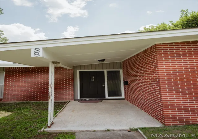 Photo 3 of Single family home for sale at 28 Eton Rd, Montgomery, AL 36109 | MLS# 587610 | Listing updated on 2026-09-04