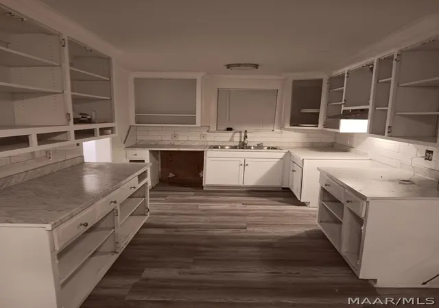 Photo 2 of Single family home for sale at 2454 Woodlawn St, Montgomery, AL 36106 | MLS# 587715 | Listing updated on 2026-09-05