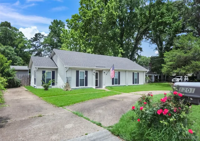 Photo 2 of Single family home for sale at 1201 Dalraida Rd, Montgomery, AL 36109 | MLS# 587719 | Listing updated on 2026-09-04