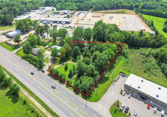 Photo 3 of Single family home for sale at 7000 Mobile Hwy, Montgomery, AL 36105 | MLS# 587852 | Listing updated on 2026-09-05
