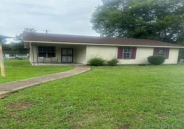 Photo 1 of Single family home for sale at 3258 Mobile Dr, Montgomery, AL 36108 | MLS# 587848 | Listing updated on 2026-09-10