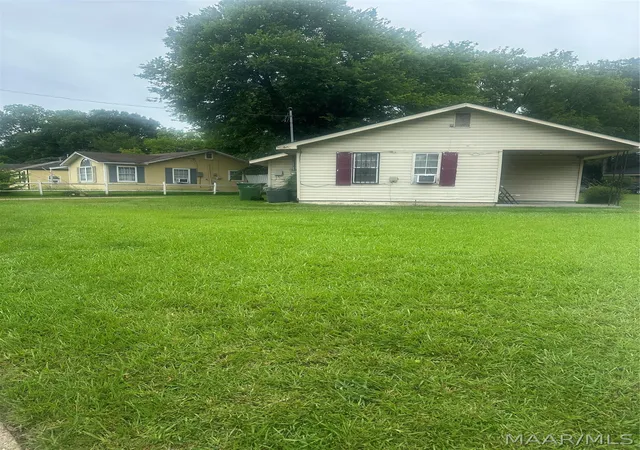 Photo 2 of Single family home for sale at 3258 Mobile Dr, Montgomery, AL 36108 | MLS# 587848 | Listing updated on 2026-09-10