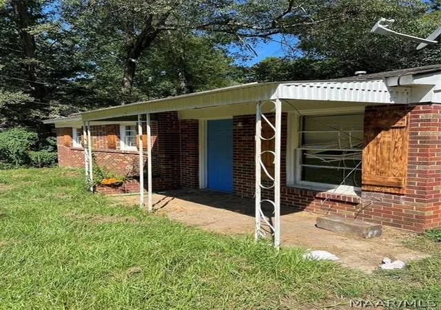 Photo 3 of Single family home for sale at 2429 E 4th Street, Montgomery, AL 36106 | MLS# 587890 | Listing updated on 2026-09-02