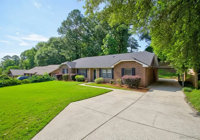 Photo 3 of Single family home for sale at 3718 Woodhill Rd, Montgomery, AL 36109 | MLS# 587927 | Listing updated on 2026-09-05