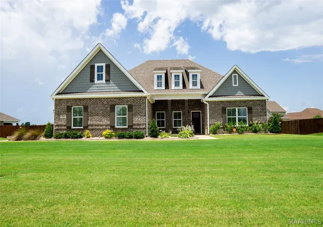Photo 3 of Single family home for sale at 222 Alston Dr, Wetumpka, AL 36093 | MLS# 587818 | Listing updated on 2026-10-03