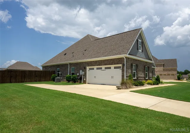 Photo 4 of Single family home for sale at 222 Alston Dr, Wetumpka, AL 36093 | MLS# 587818 | Listing updated on 2026-10-03