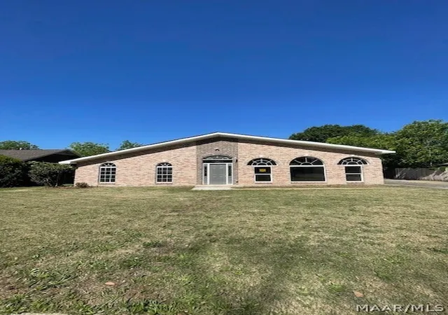 Photo 1 of Single family home for sale at 206 Davors Dr, Montgomery, AL 36109 | MLS# 588049 | Listing updated on 2026-09-26