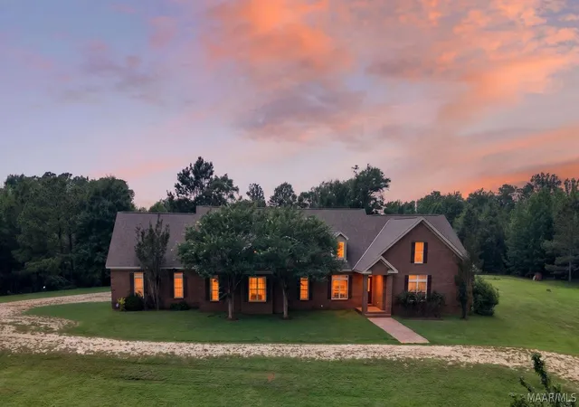 Photo 3 of Single family home for sale at 2827 Airport Rd, Greenville, AL 36037 | MLS# 588024 | Listing updated on 2026-09-04