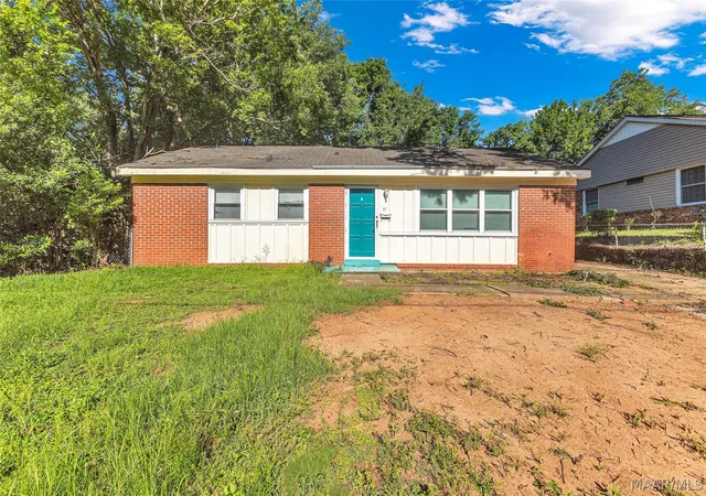 Photo 1 of Single family home for sale at 87 Kent St, Montgomery, AL 36109 | MLS# 588098 | Listing updated on 2026-09-10