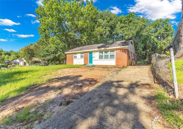 Photo 3 of Single family home for sale at 87 Kent St, Montgomery, AL 36109 | MLS# 588098 | Listing updated on 2026-09-10