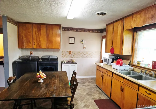 Photo 3 of Single family home for sale at 3507 Suwanee Dr, Montgomery, AL 36108 | MLS# 588068 | Listing updated on 2026-09-05