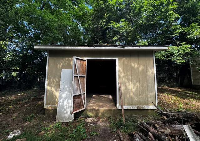 Photo 3 of Single family home for sale at 3050 Mcqueen St, Montgomery, AL 36107 | MLS# 588200 | Listing updated on 2026-09-02