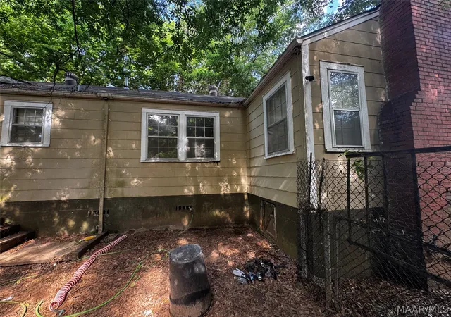 Photo 4 of Single family home for sale at 3050 Mcqueen St, Montgomery, AL 36107 | MLS# 588200 | Listing updated on 2026-09-02