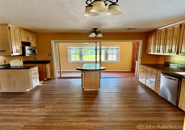 Photo 2 of Single family home for sale at 2061 Early St, Montgomery, AL 36108 | MLS# 588187 | Listing updated on 2026-09-05
