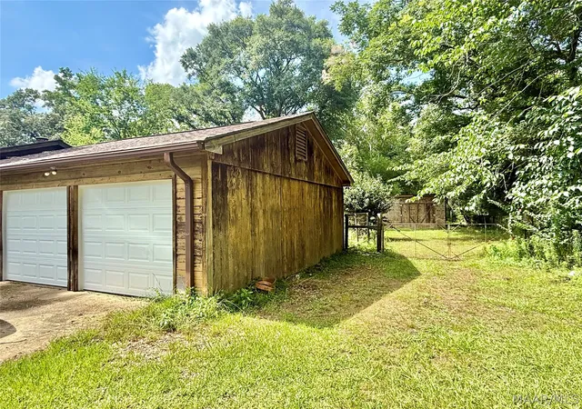 Photo 3 of Single family home for sale at 690 County Rd 232, Valley Grande, AL 36701 | MLS# 588352 | Listing updated on 2026-09-10
