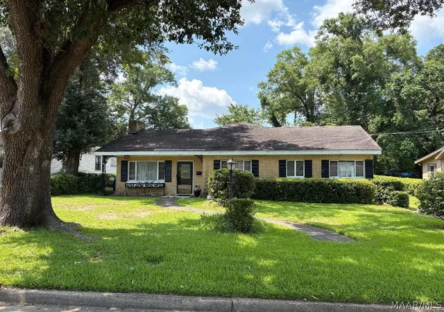 Single family home for sale at 1864 Vetter St, Mobile, AL 36617 | MLS# 588388