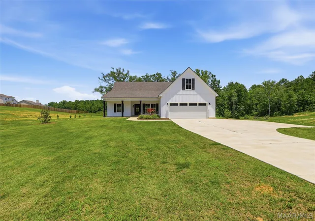 Photo 2 of Single family home for sale at 928 Central Rd, Eclectic, AL 36024 | MLS# 588236 | Listing updated on 2026-10-02