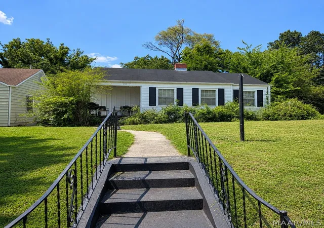 Photo 2 of Single family home for sale at 1221 41st Street, Birmingham, AL 35208 | MLS# 588569 | Listing updated on 2026-09-05