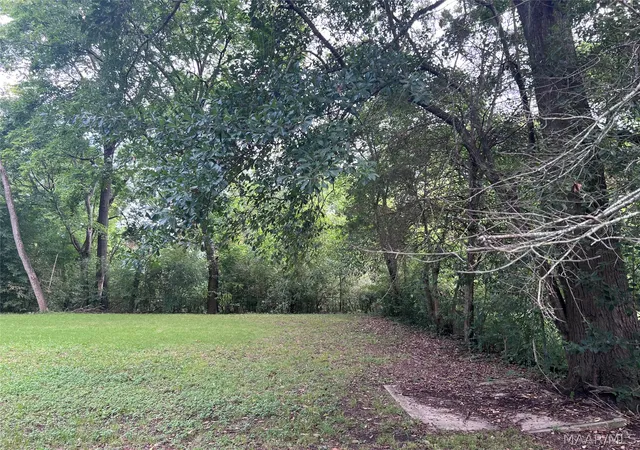 Photo 2 of Single family home for sale at 107 E Woodland Dr, Montgomery, AL 36105 | MLS# 588668 | Listing updated on 2026-09-04