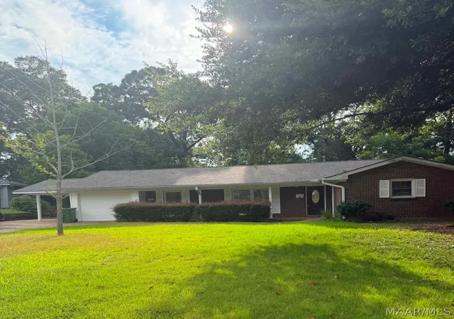 Photo 1 of Single family home for sale at 208 Holly Ridge Dr, Montgomery, AL 36109 | MLS# 588707 | Listing updated on 2026-09-11