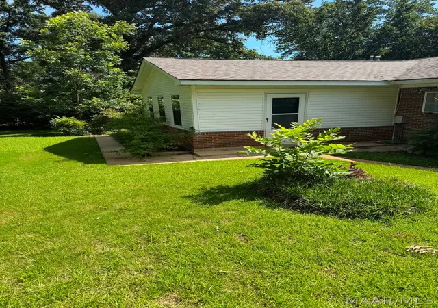 Photo 4 of Single family home for sale at 208 Holly Ridge Dr, Montgomery, AL 36109 | MLS# 588707 | Listing updated on 2026-09-11