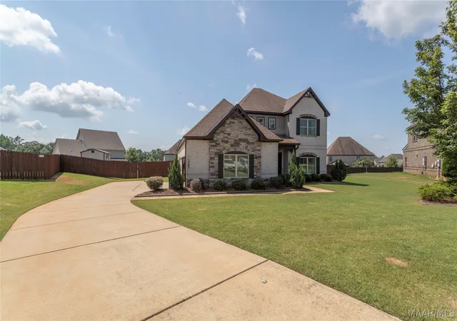 Photo 2 of Sale Pending at 1302 Witherspoon Dr, Prattville, AL 36066 | MLS# 588705 | Listing updated on 2026-09-09