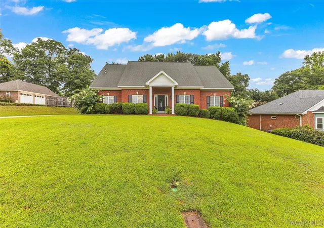 Photo 1 of Single family home for sale at 138 Poplar St, Prattville, AL 36066 | MLS# 588698 | Listing updated on 2026-09-10