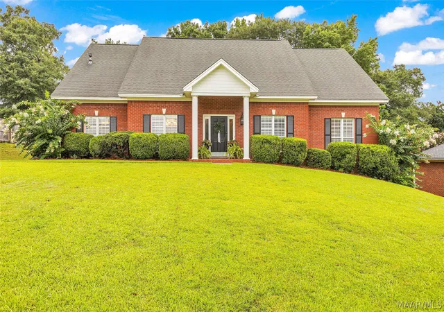Photo 2 of Single family home for sale at 138 Poplar St, Prattville, AL 36066 | MLS# 588698 | Listing updated on 2026-09-10