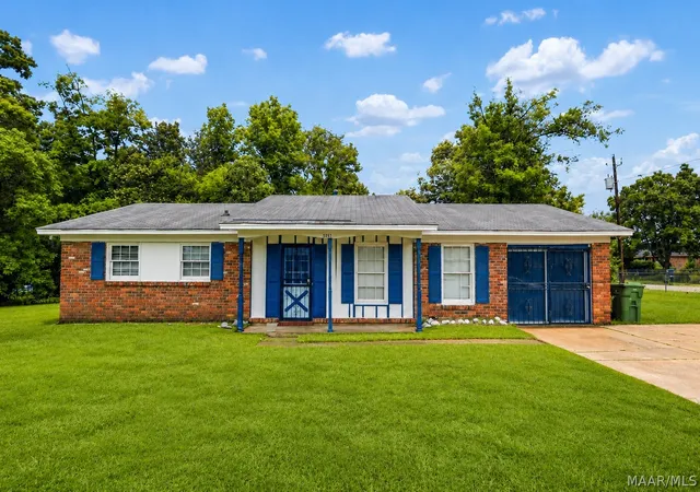 Photo 1 of Single family home for sale at 5151 Newbury Ln, Montgomery, AL 36108 | MLS# 588745 | Listing updated on 2026-09-04
