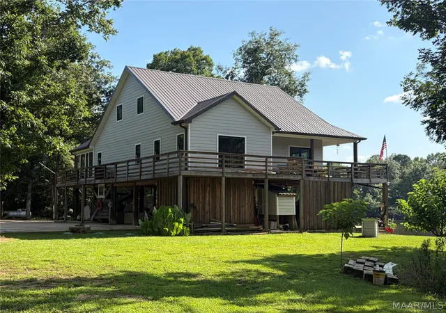 Photo 2 of Single family home for sale at 693 Byrdway Dr, Lowndesboro, AL 36752 | MLS# 588747 | Listing updated on 2026-09-08