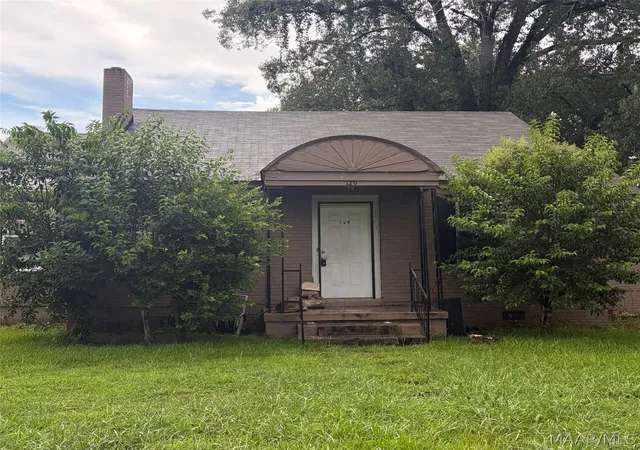 Photo 1 of Single family home for sale at 129 Courtland Dr, Montgomery, AL 36105 | MLS# 588765 | Listing updated on 2026-09-02
