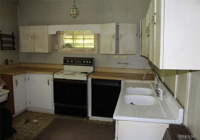 Photo 3 of Single family home for sale at 8543 Pineapple Hwy, Greenville, AL 36037 | MLS# 588764 | Listing updated on 2026-09-04