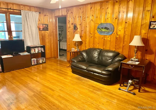 Photo 3 of Single family home for sale at 1127 Rosedale Dr, Montgomery, AL 36107 | MLS# 588791 | Listing updated on 2026-09-09