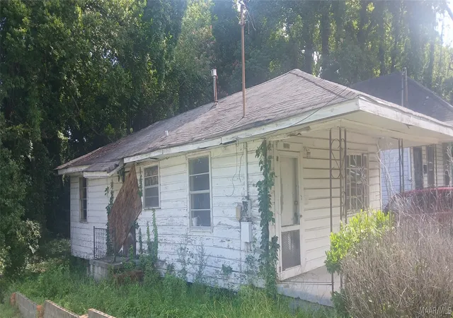 Photo 2 of Single family home for sale at 2336 Day St, Montgomery, AL 36108 | MLS# 588810 | Listing updated on 2026-09-10