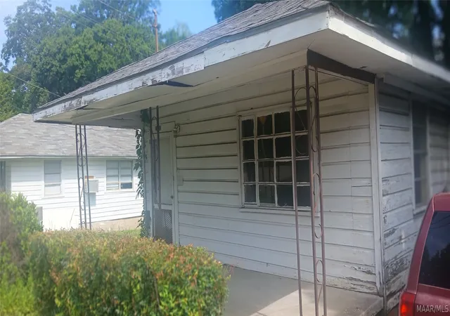 Photo 3 of Single family home for sale at 2336 Day St, Montgomery, AL 36108 | MLS# 588810 | Listing updated on 2026-09-10