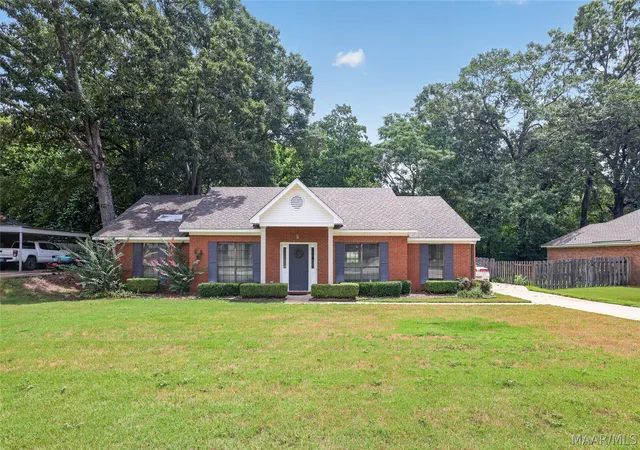 Photo 2 of Single family home for sale at 237 Holly Brk Dr, Montgomery, AL 36109 | MLS# 588822 | Listing updated on 2026-09-11