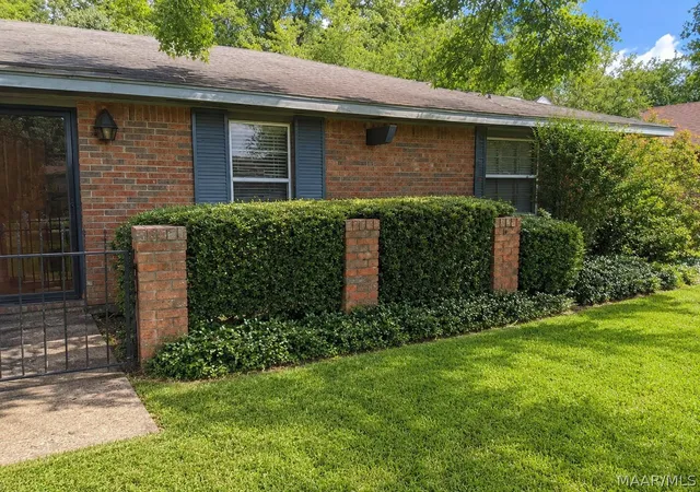 Photo 2 of Single family home for sale at 3800 Hunting Crk Rd, Montgomery, AL 36116 | MLS# 588886 | Listing updated on 2026-09-05