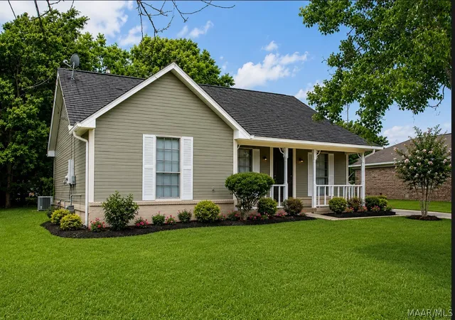 Photo 1 of Single family home for sale at 901 Rialto Dr, Montgomery, AL 36117 | MLS# 588896 | Listing updated on 2026-09-10