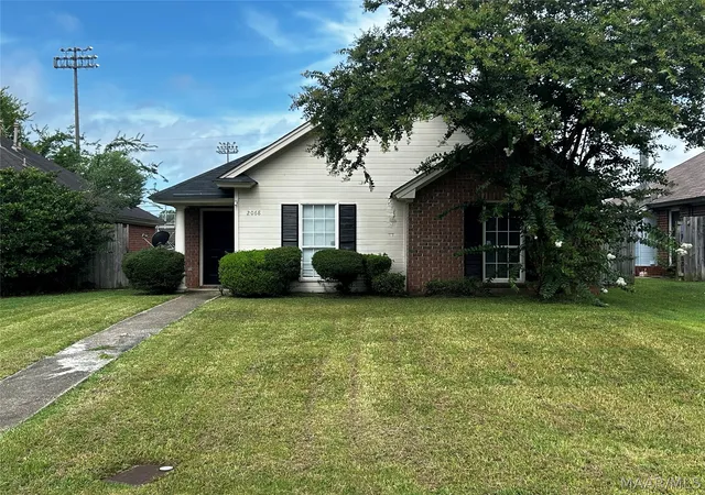 Photo 1 of Single family home for sale at 2068 Aberdeen Dr, Montgomery, AL 36116 | MLS# 588853 | Listing updated on 2026-09-11
