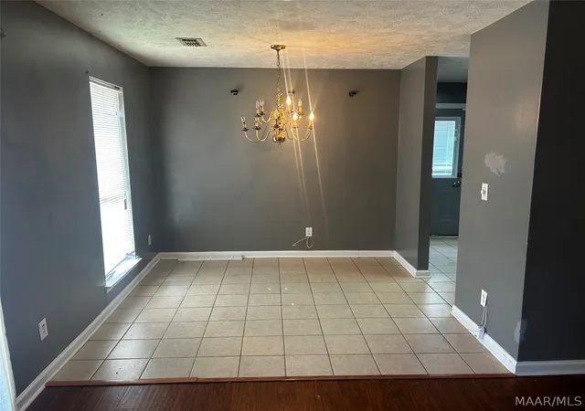 Photo 3 of Single family home for sale at 2068 Aberdeen Dr, Montgomery, AL 36116 | MLS# 588853 | Listing updated on 2026-09-11