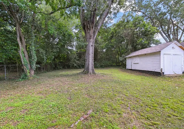 Photo 4 of Single family home for sale at 2140 Windsor Ave, Montgomery, AL 36107 | MLS# 588916 | Listing updated on 2026-09-10
