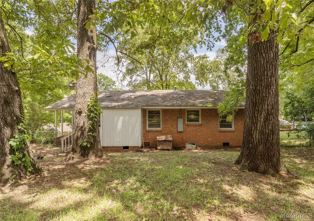 Photo 3 of Single family home for sale at 3302 Cottonwood Dr, Montgomery, AL 36109 | MLS# 588863 | Listing updated on 2026-09-10