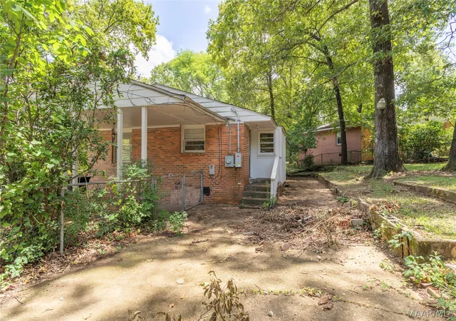 Photo 4 of Single family home for sale at 3302 Cottonwood Dr, Montgomery, AL 36109 | MLS# 588863 | Listing updated on 2026-09-10