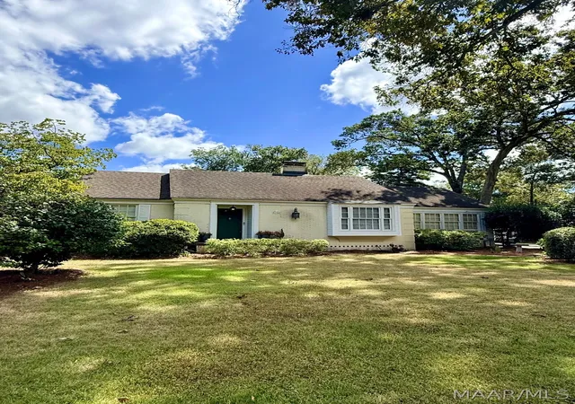 Photo 2 of Single family home for sale at 136 Dalraida Rd, Montgomery, AL 36109 | MLS# 588938 | Listing updated on 2026-09-04