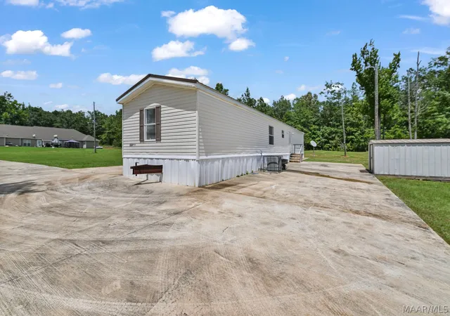 Photo 3 of Manufactured home for sale at 694 County Rd 33, Prattville, AL 36067 | MLS# 588946 | Listing updated on 2026-09-10