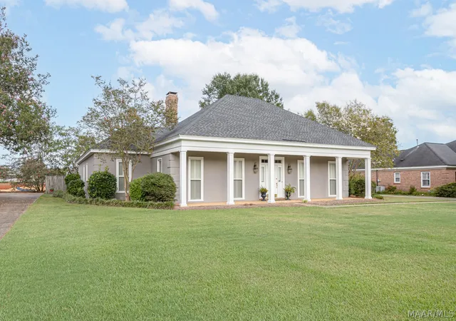 Photo 3 of Single family home for sale at 529 County Downs Rd, Montgomery, AL 36109 | MLS# 588950 | Listing updated on 2026-10-07