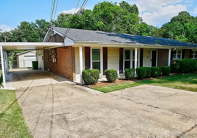 Photo 3 of Single family home for sale at 242 Kiefer Dr, Montgomery, AL 36109 | MLS# 588967 | Listing updated on 2026-09-10