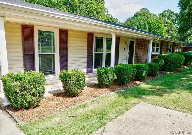 Photo 4 of Single family home for sale at 242 Kiefer Dr, Montgomery, AL 36109 | MLS# 588967 | Listing updated on 2026-09-10