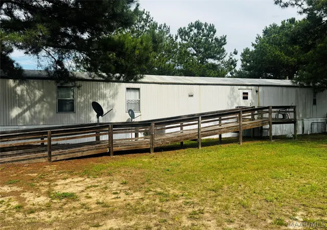 Photo 2 of Manufactured home for sale at 1739 County Rd 21 N, Prattville, AL 36067 | MLS# 588945 | Listing updated on 2026-09-04